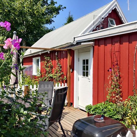 Lillstugan - Centralt Och Havsnaera I Lugnt Villomrade Falkenberg Exterior foto